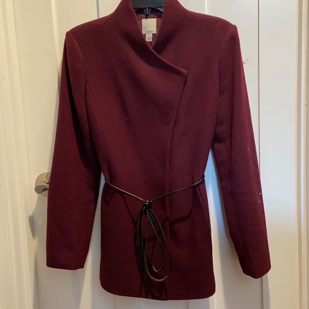 Lightweight wool coat with belted waist